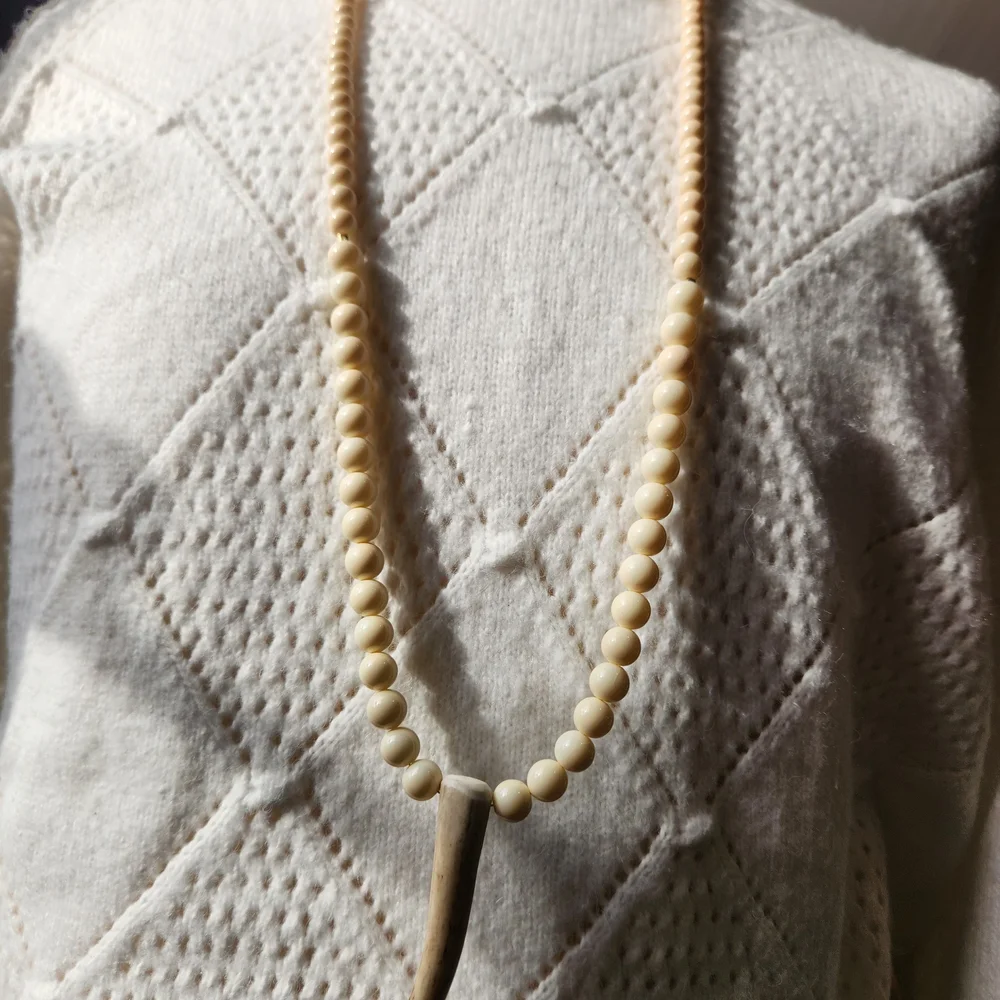 Beige & Black Beaded Necklace - Picture 11 of 15
